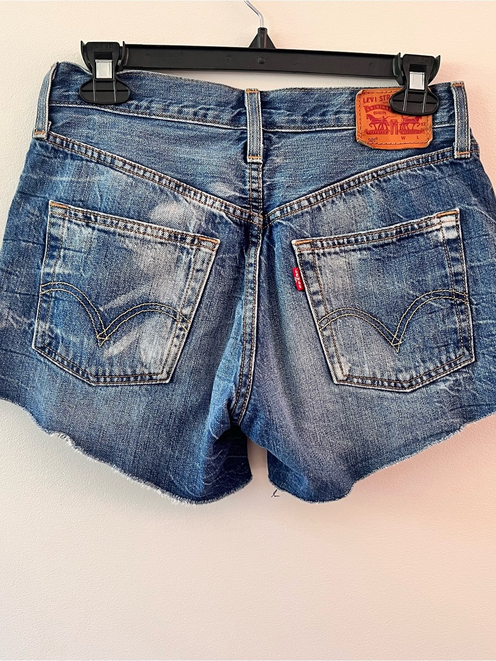 Women’s Levi's 501 Distressed Cut Off Denim Booty Shorts Button Fly W26